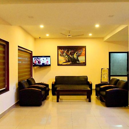 Hotel Chanakya Палаккад Экстерьер фото